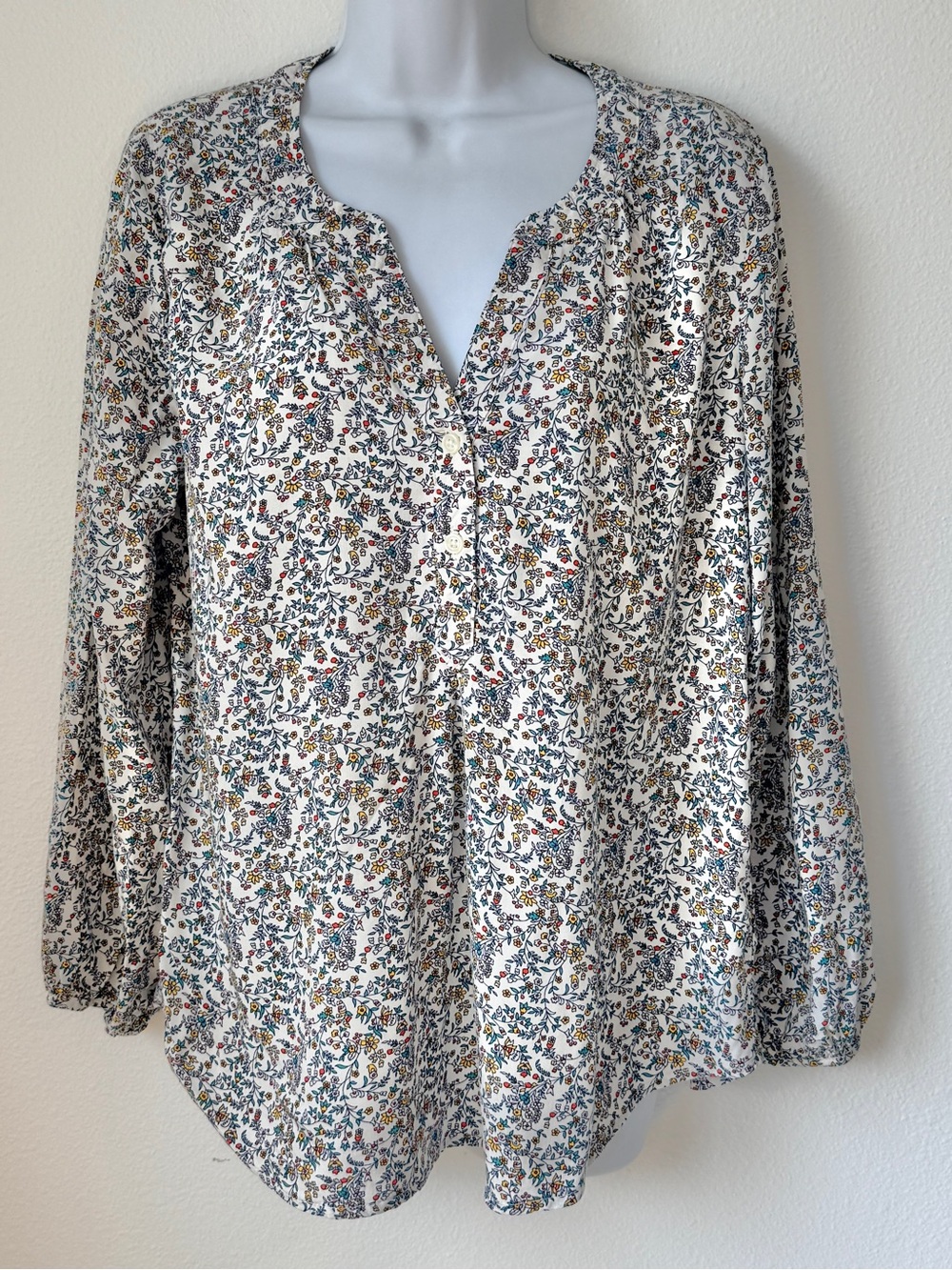 Old Navy Cream Floral Split-Neck Button Long Full-Sleeve Blouse Size Medium